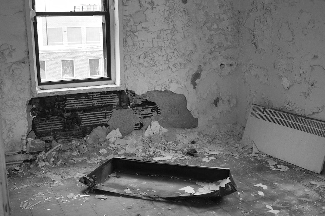  leaky HVAC ductwork in Illinois home attic